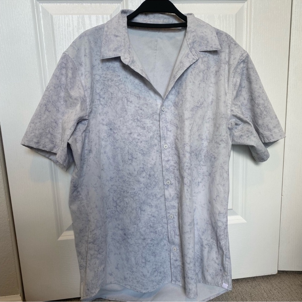 Lululemon airy on the move button up